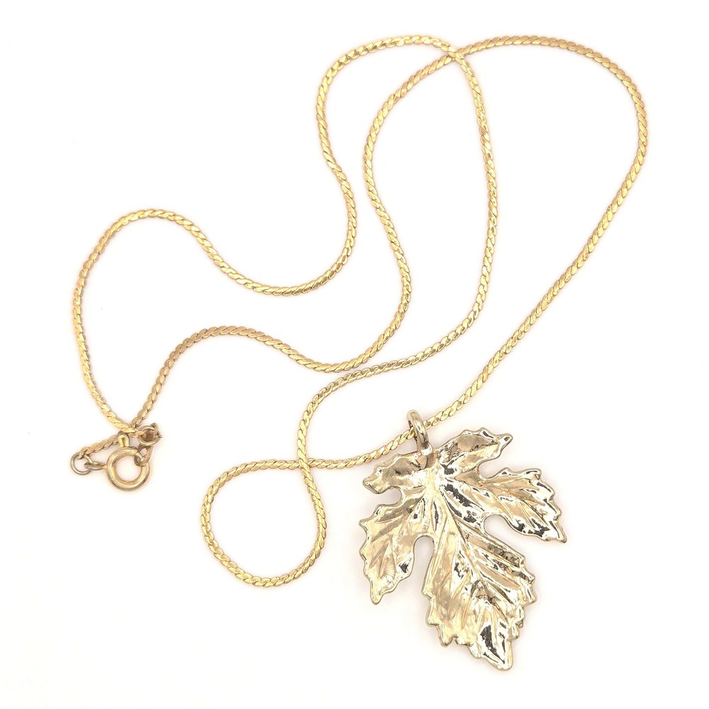 Gold Tone Textured Maple Leaf Pendant Necklace‎ Shiny Serpentine Chain